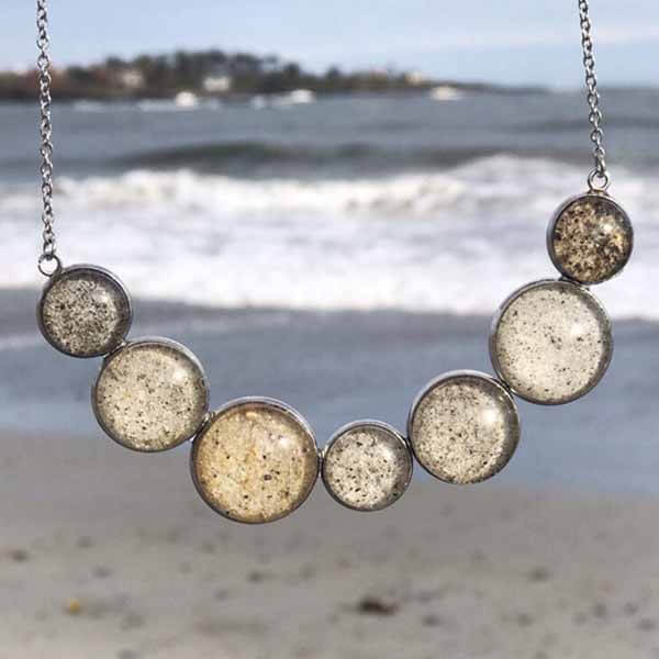 Load image into Gallery viewer, Beach Necklace Seven Seas
